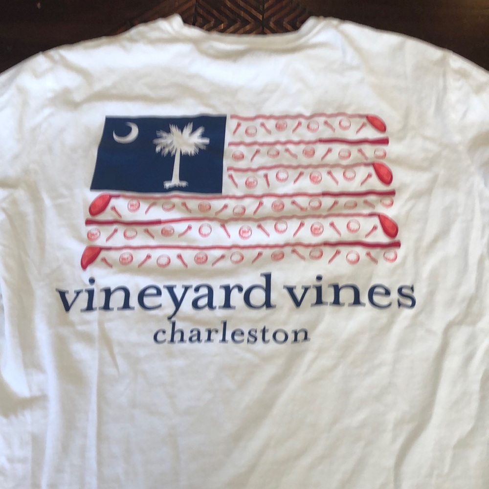 Vineyard Vines T-shirt